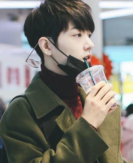 吃瓜肖战,瓜田里的明星，吃瓜群众的焦点